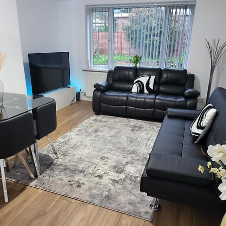 Spacious & Cosy Holiday Home In Manchester Luaran gambar