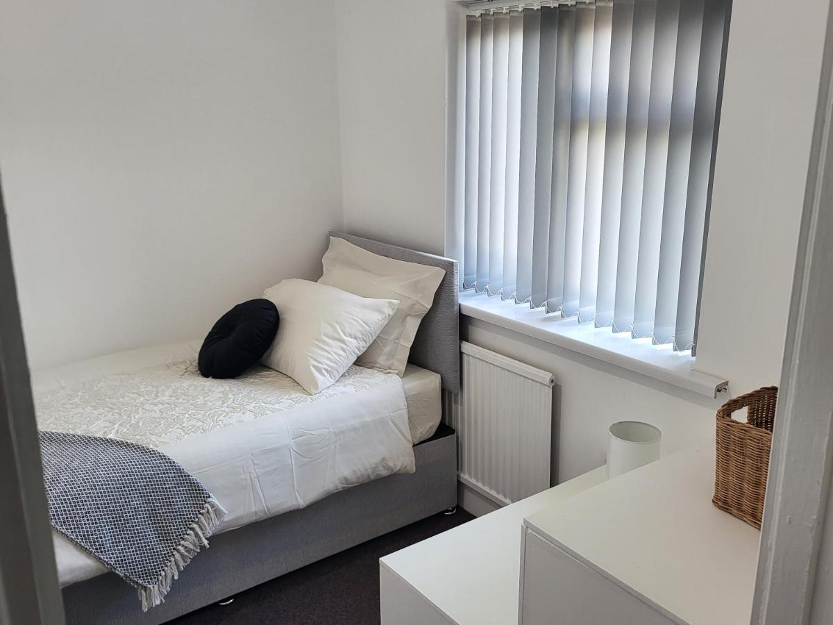 Spacious & Cosy Holiday Home In Manchester Luaran gambar